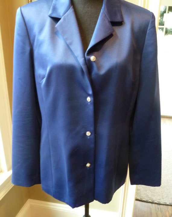dark blue ladies blazer jacket tailored made by Fo