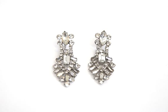 Gorgeous Vintage Rhinestone Clip On Earrings / 195