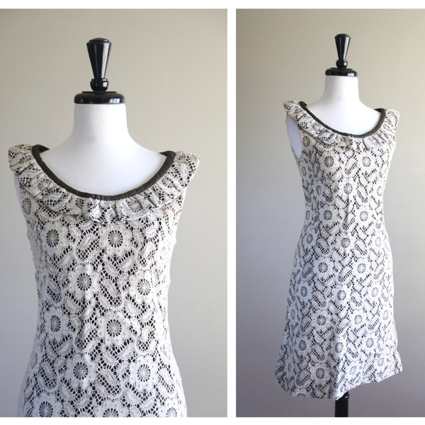 STOREWIDE 20% OFF SALE Floral Lace Mod Sheath Dress / Vintage 1960s