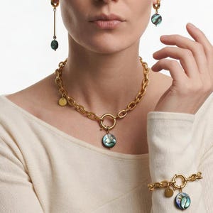 Abalone Muschel Schmuckset, asymmetrische Ohrringe aus Edelstahl, klobige Halskette & Armband, Geschenk für sie, Meer-inspirierter Statement-Schmuck