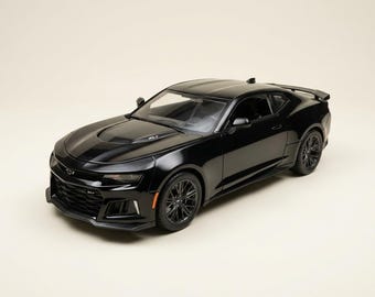 Chevrolet Camaro ZL1 Black 1/24 Scale Diecast Model Car Motormax