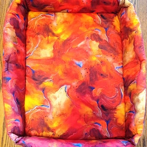 The &quot;Box&quot; Bed for Pets, Reversable, Machine Washable, Red with Twirls