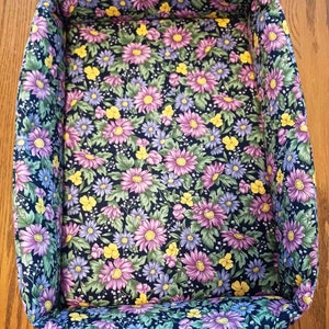 The &quot;Box&quot; Bed for Pets, Reversable, Machine Washable, Flowers on Navy