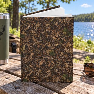 Cuaderno de tapa dura con estampado de camuflaje (rayado) / Diario con estampado de camuflaje boscoso
