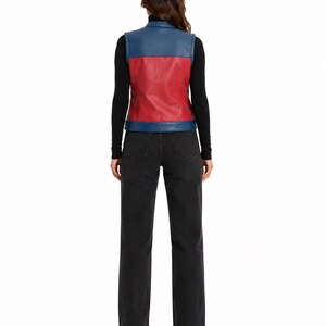 Chaleco de cuero para mujer Capitán América, chaleco de motociclista rojo y azul, chaleco de motociclista con la bandera estadounidense, chaleco de cuero para cosplay imagen 2