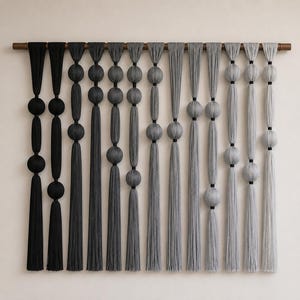 Luxuriöser, handgefertigter Ombré-Wandbehang | Moderne Boho-Faserkunst | Schwarz-graue Makramee-Wanddekoration | Skandinavische Wohndekoration | Geschenk