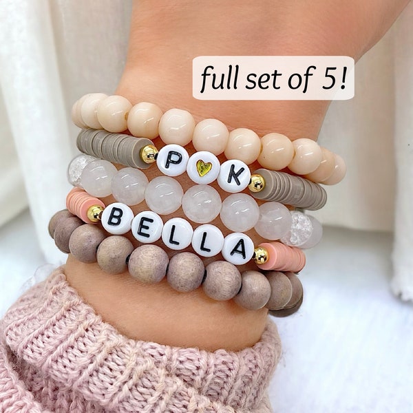 Juego de 5 pulseras personalizadas con nombre y cuentas - Juego de regalo de pulsera para mamá - Joyería hecha a mano personalizada para mujer