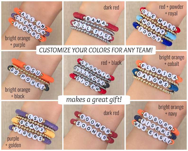 Puede incluir: Una colecci&oacute;n de pulseras de cuentas en varios colores de equipo, con nombres y frases de equipo. Las pulseras incluyen cuentas de color naranja brillante, morado, rojo, negro, azul y dorado. El texto de la imagen dice "CUSTOMIZE YOUR COLORS FOR ANY TEAM!" y "makes a great gift!"