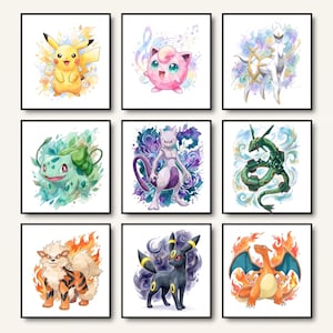 Puede incluir: Una cuadrícula de nueve impresiones cuadradas enmarcadas que presentan ilustraciones al estilo acuarela de varias criaturas. La colección incluye a Pikachu, Jigglypuff, Arceus, Bulbasaur, Mewtwo, Rayquaza, Arcanine, Umbreon y Charizard.