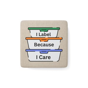 ラベルを貼るのは、私が大切に思っているから。磁器製マグネット｜正方形の食品保存容器