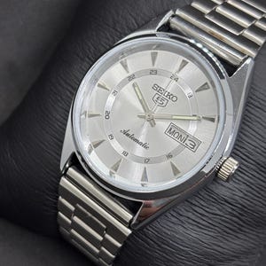 Vintage Refurbished Seiko 5 Automatic Day/Date Japanese Men's Wrist Watch