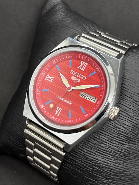 Vintage Refurbished Seiko 5 Automatic Day/Date Japanese Men's Wrist Watch