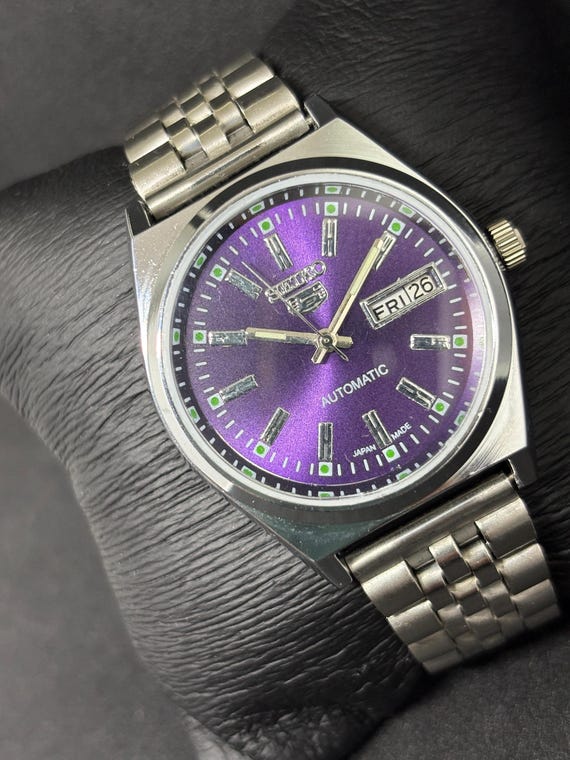 Vintage Refurbished Seiko 5 Automatic Day/Date Japanese Men's Wrist Watch
