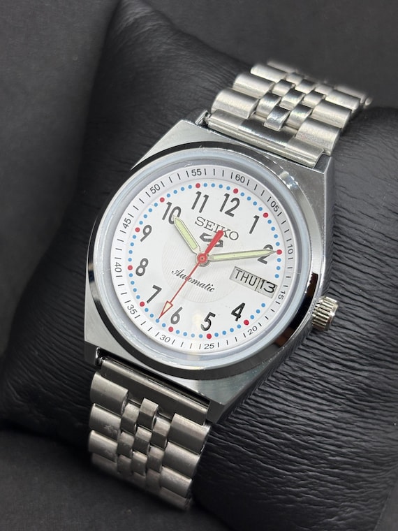 Vintage Refurbished Seiko 5 Automatic Day/Date Japanese Men's Wrist Watch