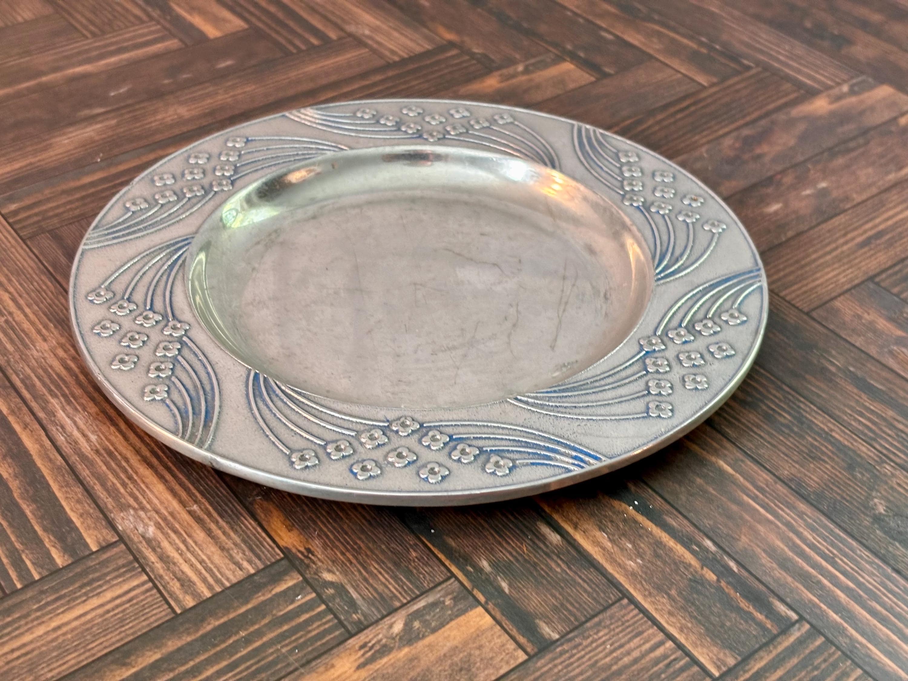 Wilton Columbia Pewter - Etsy