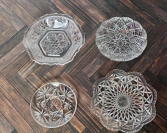 Vintage Schmuckschale aus Pressglas | Blumen-, Sternen- und Sternblumenmuster