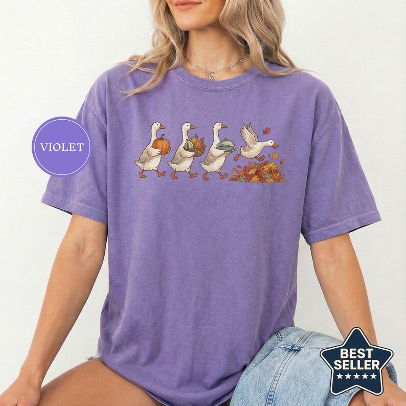 Camiseta otoñal del desfile de gansos pintados, camiseta de la cosecha de la procesión de gansos, linda camiseta de otoño, idea de regalo de Acción de Gracias, camiseta artística otoñal pintada Violet