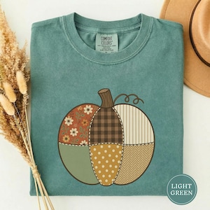 Patchwork Pumpkin Quilt Tee, Quilted Pumpkin Autumn Shirt, Cozy Cottage Pumpkin Fall Tee, Autumn Gift, Cozy Fall Wardrobe Gift Idea