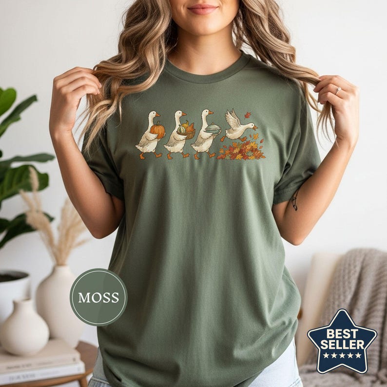 Camiseta otoñal del desfile de gansos pintados, camiseta de la cosecha de la procesión de gansos, linda camiseta de otoño, idea de regalo de Acción de Gracias, camiseta artística otoñal pintada Moss
