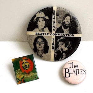 Vintage Lot 3 FAB Beatles Pins Buttons Badges Britain&#39;s First Beatle Convention Pink Green George Harrison John Lennon Ringo Starr McCartney