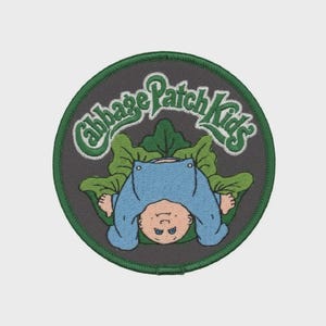 Cabbage Patch Kids Aufnäher „Kopfstehend“ – Buntes Spielzeug-Cartoon