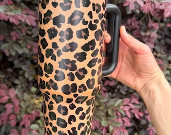 113 cl leopardmönstrad mugg med handtag och sugrör, isolerad resemugg i rostfritt stål