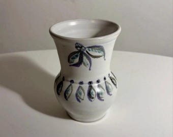 Theresa Yondo 1991 Handmade Vase Cleveland Ohio Studio Pottery, Floral Motif