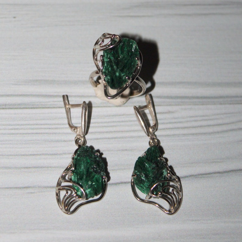Chatoyant malachite jewelry set
