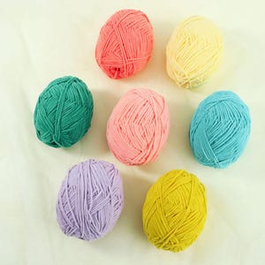 Hilo Matte Ice Bars - 46 colores, textura de poliéster suave para ganchillo, punto y manualidades con peluche.