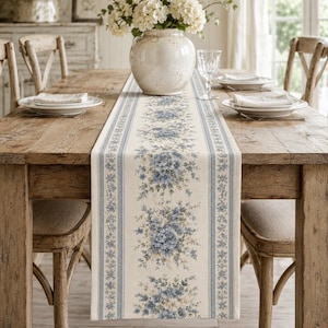 Blå bordslöpare i fransk lantlig stil, vintage blommig löpare i konstlinne, blå blommig matbordsdekoration, lantlig vårbröllopslöpare