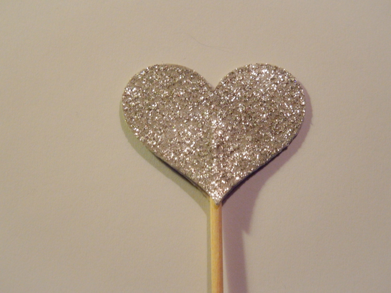 Cupcake-Topper „Bride To Be“ – 24 Stück, Silberne Herzchen Mit Glitzer, Für Hochzeit, Verlobung, Junggesellinnenabschied