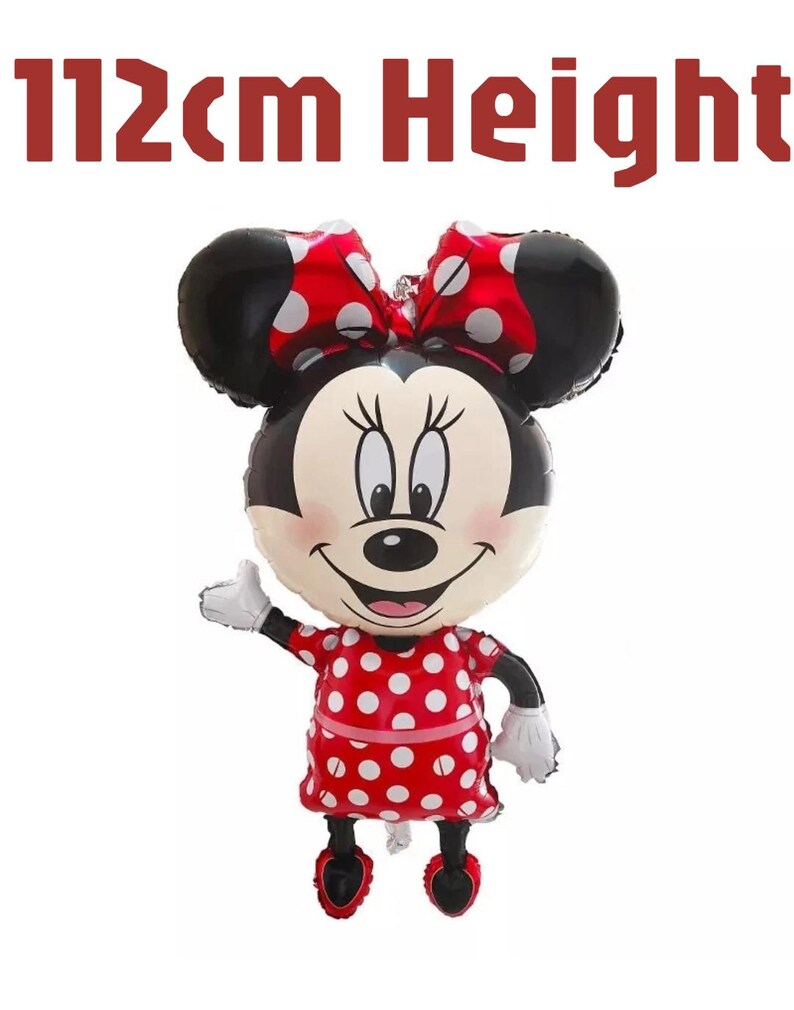 Może przedstawiać: Balon foliowy w kształcie Myszki Minnie, z czerwoną sukienką w białe kropki, pasującą czerwoną kokardą w białe kropki, czarnymi uszami i białymi rękawiczkami. Tekst 112cm Height znajduje się nad balonem, wskazując jego całkowitą wysokość.