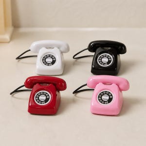 Miniatyr roterande telefon, dockhusdekoration 1/12, vintage modell i metalllegering