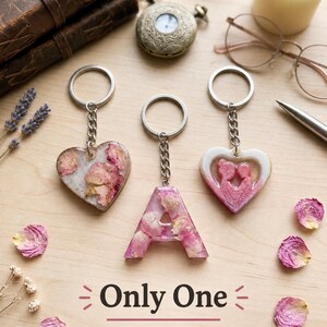 Personalized Resin Keychain • Custom Letter Keychain • Heart Keychain • Mother and Child Keychain • Handmade Gift • Bag Charm