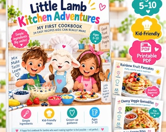 Op de afbeelding: Een Little Lamb Kitchen Adventures kookboek voor kinderen van 5-10 jaar met 24 makkelijke recepten. De kaft toont een jongen, een lammetje en een meisje die samen koken. Bevat iconen voor eenvoudige ingrediënten en kindvriendelijke stappen.