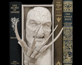 Freddy Krueger, A Nightmare on Elm Street-Inspired 3D-Printed Book Nook