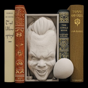 Pennywise-Inspired 3D-Printed Book Nook