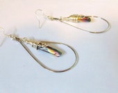 Regenbogen-Aura-Teardrop-Swirl eingehüllt Ohrringe