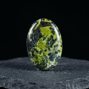 Natural Lizardite Jasper Oval Gemstone, Flat Back Scenic Crystal, Wire Wrapping Supplies