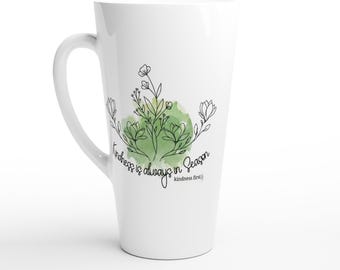 La gentilezza è sempre di stagione: fiori selvatici e verde Tazza in ceramica da 17 once