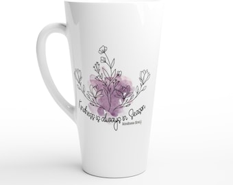 La gentilezza è sempre di stagione: fiori selvatici e tazza in ceramica viola da 500 ml