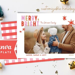 Vrolijke en heldere kerstvakantiekaart | Canva-sjabloon voor kerstkaarten | Familiefoto's kerstkaart voor- en achterkant | Rozerood en goud