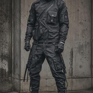 Svart taktiskt techwear-set för män, cyberpunk streetwear-jacka och cargobyxor