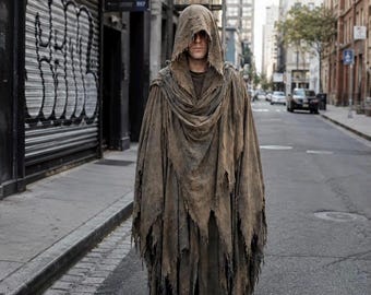 Eldritch Cultist Hooded Cloak – Tattered Dark Fantasy Ritual Robe, Ancient Sorcerer Cosplay Mantle.