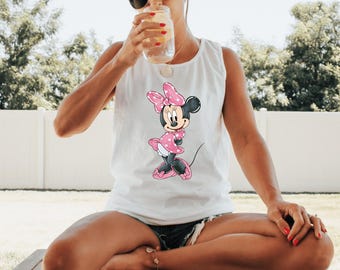 Regata Comfort Colors® Disney Classic Minnie Mouse, Regata Minnie Retrô, Regata Combinando para Meninas para as Festas de Fim de Ano na Disneylândia, Camiseta Vintage Minnie para Presente