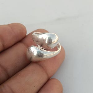 Anillo de plata de ley 925 con forma de gota, anillo abierto hecho a mano, anillo minimalista llamativo, regalo de joyería moderna de plata para ella.
