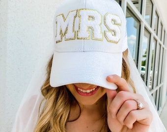 MRS Hat, casquette de baseball scintillante, chapeau chignon désordonné, casquette de baseball bachelorette, accessoires de future mariée, chapeau de lune de miel