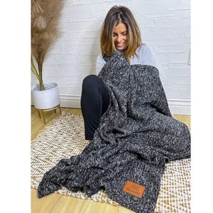 Manta polar personalizada: parche de cuero grabado, manta acogedora