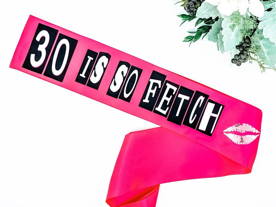 Geburtstagsschärpe 'Birthday Baddie' In Rot-Gold – Edle Partydekoration Für Damen & Mädchen