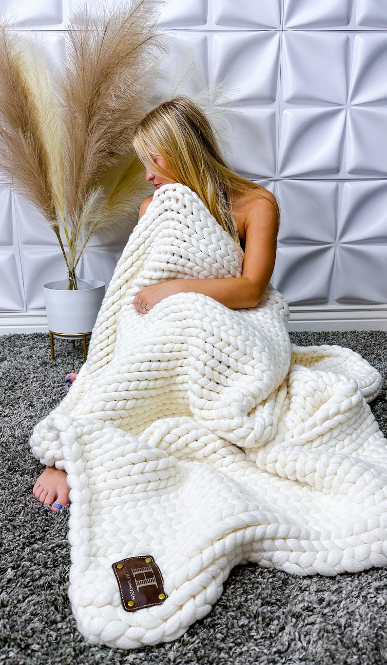 Customizable Knit Blanket With Monogram, Soft & Cozy Personalized Throw